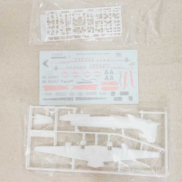 Minicraft Model Airplane Kit American Airlines DC-4 Mini Decals 1:144 - Picture 11 of 14